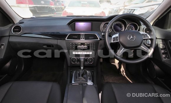 Buy Import Mercedes-Benz 200 White Car in Import - Dubai in Region of Bouenza Buy Import Mercedes-Benz 200 White Car in Import - Dubai in Region of Bouenza