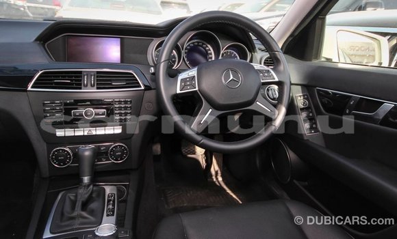 Buy Import Mercedes-Benz 200 White Car in Import - Dubai in Region of Bouenza Buy Import Mercedes-Benz 200 White Car in Import - Dubai in Region of Bouenza