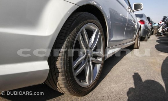 Buy Import Mercedes-Benz 200 White Car in Import - Dubai in Region of Bouenza Buy Import Mercedes-Benz 200 White Car in Import - Dubai in Region of Bouenza