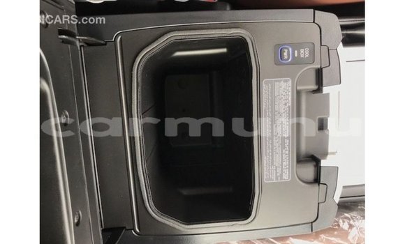 Acheter Import Voiture Toyota Land Cruiser Blanc à Import - Dubai, Région de la Bouenza Acheter Import Voiture Toyota Land Cruiser Blanc à Import - Dubai, Région de la Bouenza