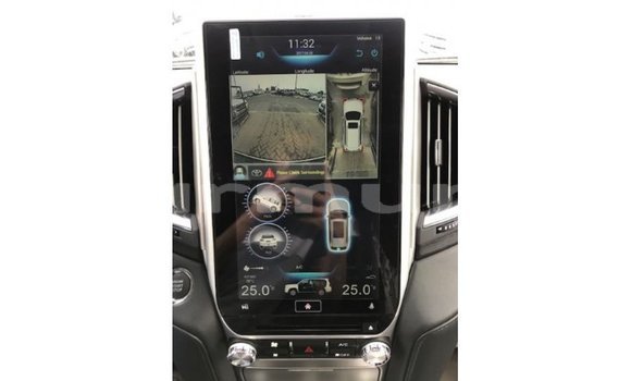 Acheter Import Voiture Toyota Land Cruiser Blanc à Import - Dubai, Région de la Bouenza Acheter Import Voiture Toyota Land Cruiser Blanc à Import - Dubai, Région de la Bouenza