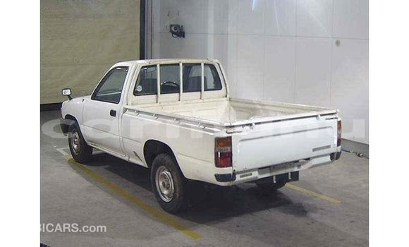 Acheter Import Voiture Toyota Hilux Blanc à Import - Dubai, Région de la Bouenza Acheter Import Voiture Toyota Hilux Blanc à Import - Dubai, Région de la Bouenza