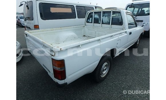 Acheter Import Voiture Toyota Hilux Blanc à Import - Dubai, Région de la Bouenza Acheter Import Voiture Toyota Hilux Blanc à Import - Dubai, Région de la Bouenza