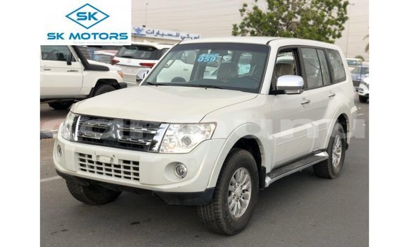 Buy Import Mitsubishi Pajero White Car in Import - Dubai in Region of Bouenza
