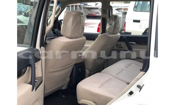 Buy Import Mitsubishi Pajero White Car in Import - Dubai in Region of Bouenza Buy Import Mitsubishi Pajero White Car in Import - Dubai in Region of Bouenza