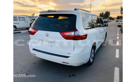 Buy Import Toyota Sienna White Car in Import - Dubai in Region of Bouenza Buy Import Toyota Sienna White Car in Import - Dubai in Region of Bouenza