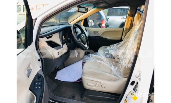 Buy Import Toyota Sienna White Car in Import - Dubai in Region of Bouenza Buy Import Toyota Sienna White Car in Import - Dubai in Region of Bouenza