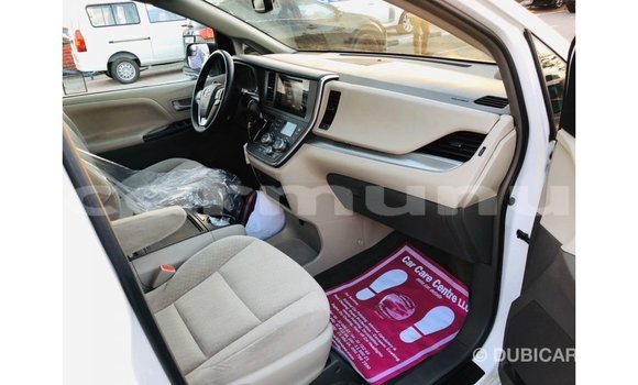 Buy Import Toyota Sienna White Car in Import - Dubai in Region of Bouenza Buy Import Toyota Sienna White Car in Import - Dubai in Region of Bouenza