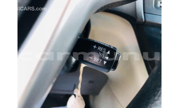 Buy Import Toyota Sienna White Car in Import - Dubai in Region of Bouenza Buy Import Toyota Sienna White Car in Import - Dubai in Region of Bouenza