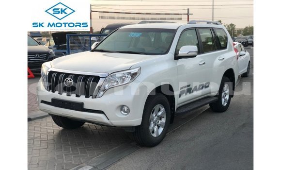 Acheter Import Voiture Toyota Prado Blanc à Import - Dubai, Région de la Bouenza