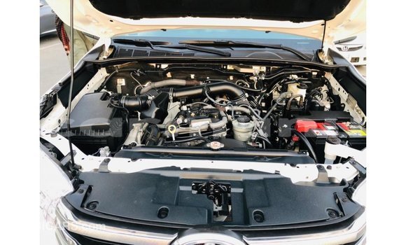Buy Import Toyota Hilux White Car in Import - Dubai in Region of Bouenza Buy Import Toyota Hilux White Car in Import - Dubai in Region of Bouenza