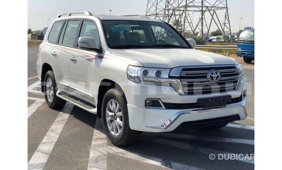 Buy Import Toyota Land Cruiser White Car in Import - Dubai in Region of Bouenza Buy Import Toyota Land Cruiser White Car in Import - Dubai in Region of Bouenza