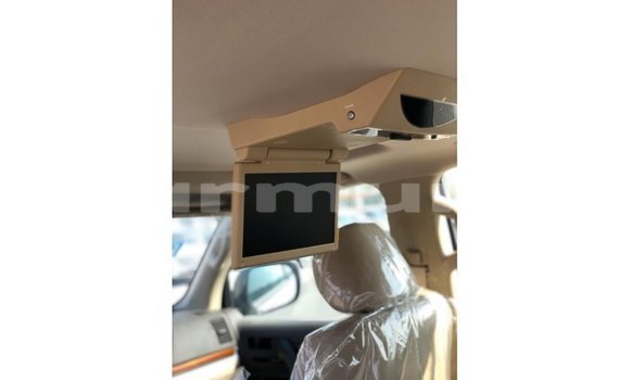 Buy Import Toyota Land Cruiser White Car in Import - Dubai in Region of Bouenza Buy Import Toyota Land Cruiser White Car in Import - Dubai in Region of Bouenza