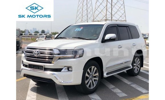 Acheter Import Voiture Toyota Land Cruiser Blanc à Import - Dubai, Région de la Bouenza