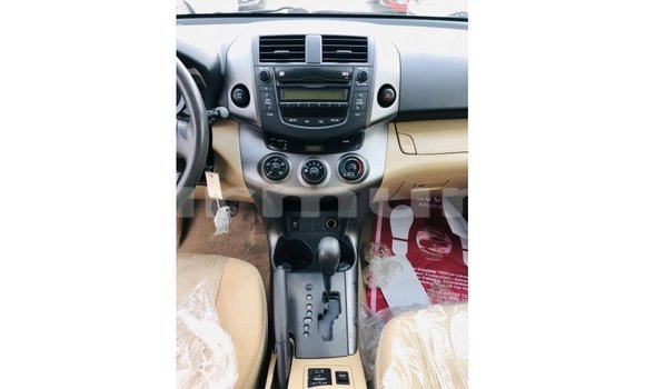 Buy Import Toyota HiAce Black Truck in Import - Dubai in Region of Bouenza Buy Import Toyota HiAce Black Truck in Import - Dubai in Region of Bouenza