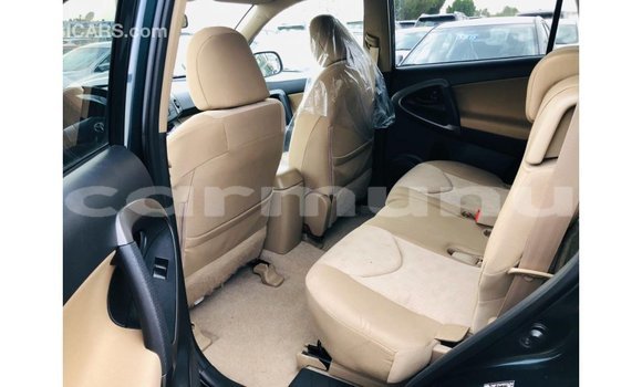 Buy Import Toyota HiAce Black Truck in Import - Dubai in Region of Bouenza Buy Import Toyota HiAce Black Truck in Import - Dubai in Region of Bouenza