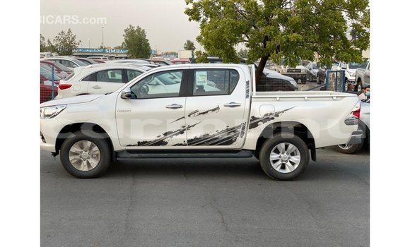 Buy Import Toyota Hilux White Car in Import - Dubai in Region of Bouenza Buy Import Toyota Hilux White Car in Import - Dubai in Region of Bouenza