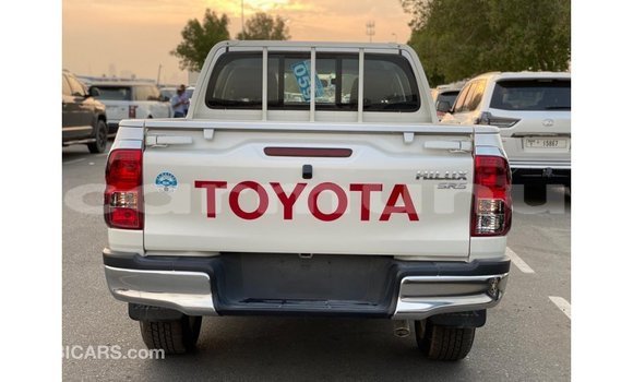 Buy Import Toyota Hilux White Car in Import - Dubai in Region of Bouenza Buy Import Toyota Hilux White Car in Import - Dubai in Region of Bouenza