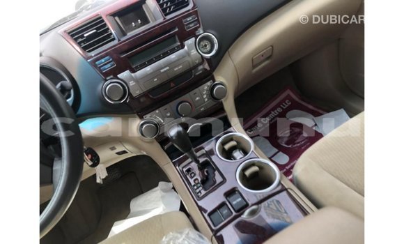 Buy Import Toyota Highlander Other Car in Import - Dubai in Region of Bouenza Buy Import Toyota Highlander Other Car in Import - Dubai in Region of Bouenza