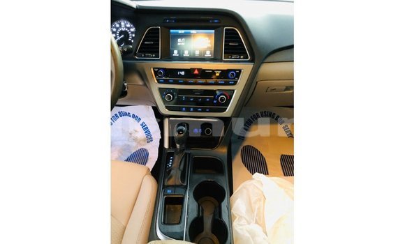 Acheter Import Voiture Hyundai Sonata Rouge à Import - Dubai, Région de la Bouenza Acheter Import Voiture Hyundai Sonata Rouge à Import - Dubai, Région de la Bouenza