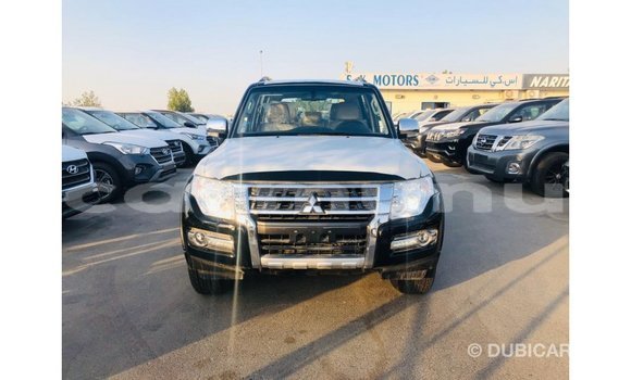 Acheter Import Voiture Mitsubishi Pajero Noir à Import - Dubai, Région de la Bouenza Acheter Import Voiture Mitsubishi Pajero Noir à Import - Dubai, Région de la Bouenza