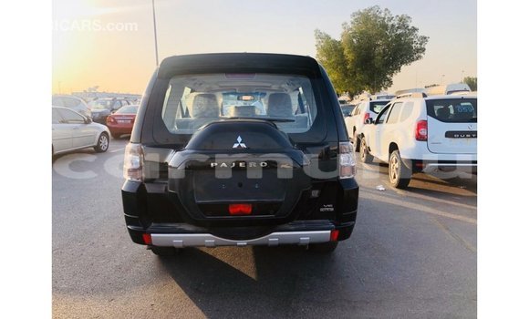 Acheter Import Voiture Mitsubishi Pajero Noir à Import - Dubai, Région de la Bouenza Acheter Import Voiture Mitsubishi Pajero Noir à Import - Dubai, Région de la Bouenza
