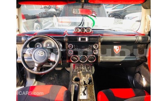 Acheter Import Voiture Toyota FJ Cruiser Noir à Import - Dubai, Région de la Bouenza Acheter Import Voiture Toyota FJ Cruiser Noir à Import - Dubai, Région de la Bouenza