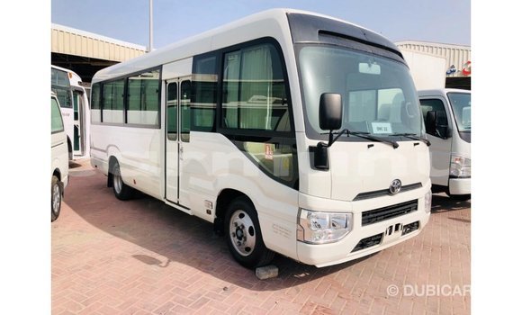 Acheter Import Voiture Toyota Coaster Blanc à Import - Dubai, Région de la Bouenza Acheter Import Voiture Toyota Coaster Blanc à Import - Dubai, Région de la Bouenza
