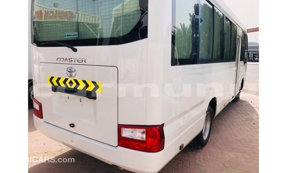 Acheter Import Voiture Toyota Coaster Blanc à Import - Dubai, Région de la Bouenza Acheter Import Voiture Toyota Coaster Blanc à Import - Dubai, Région de la Bouenza