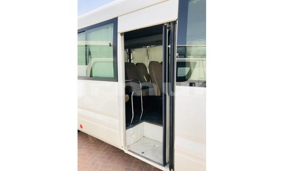 Acheter Import Voiture Toyota Coaster Blanc à Import - Dubai, Région de la Bouenza Acheter Import Voiture Toyota Coaster Blanc à Import - Dubai, Région de la Bouenza