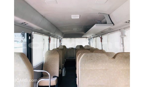 Acheter Import Voiture Toyota Coaster Blanc à Import - Dubai, Région de la Bouenza Acheter Import Voiture Toyota Coaster Blanc à Import - Dubai, Région de la Bouenza