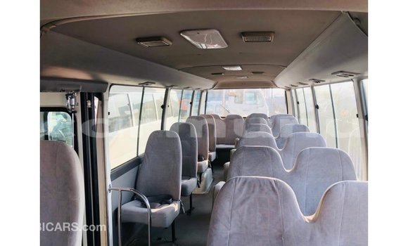 Acheter Import Voiture Toyota Coaster Blanc à Import - Dubai, Région de la Bouenza Acheter Import Voiture Toyota Coaster Blanc à Import - Dubai, Région de la Bouenza