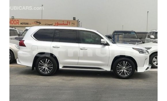 Acheter Import Voiture Lexus LX Blanc à Import - Dubai, Région de la Bouenza Acheter Import Voiture Lexus LX Blanc à Import - Dubai, Région de la Bouenza