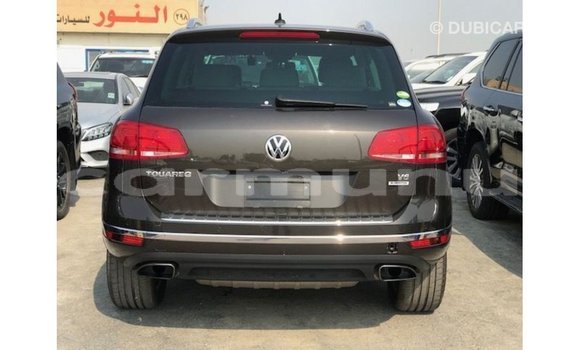 Acheter Import Voiture Volkswagen Touareg Marron à Import - Dubai, Région de la Bouenza Acheter Import Voiture Volkswagen Touareg Marron à Import - Dubai, Région de la Bouenza