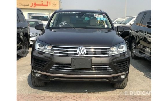 Acheter Import Voiture Volkswagen Touareg Marron à Import - Dubai, Région de la Bouenza Acheter Import Voiture Volkswagen Touareg Marron à Import - Dubai, Région de la Bouenza