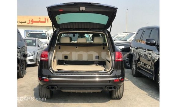 Acheter Import Voiture Volkswagen Touareg Marron à Import - Dubai, Région de la Bouenza Acheter Import Voiture Volkswagen Touareg Marron à Import - Dubai, Région de la Bouenza
