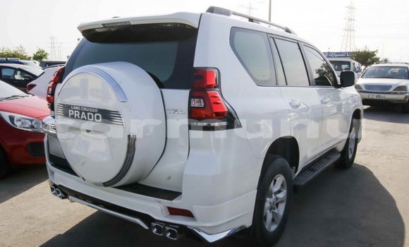 Acheter Import Voiture Toyota Prado Blanc à Import - Dubai, Région de la Bouenza Acheter Import Voiture Toyota Prado Blanc à Import - Dubai, Région de la Bouenza