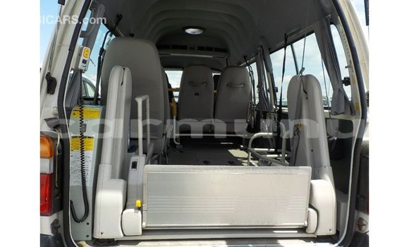 Buy Import Toyota Hiace White Car in Import - Dubai in Region of Bouenza Buy Import Toyota Hiace White Car in Import - Dubai in Region of Bouenza