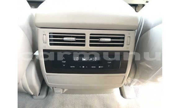 Buy Import Toyota Land Cruiser White Car in Import - Dubai in Region of Bouenza Buy Import Toyota Land Cruiser White Car in Import - Dubai in Region of Bouenza