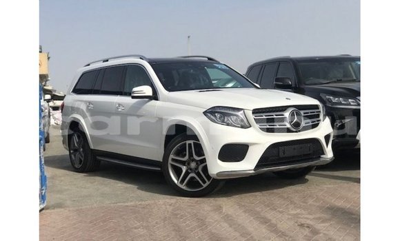 Acheter Import Voiture Mercedes-Benz 190 Blanc à Import - Dubai, Région de la Bouenza