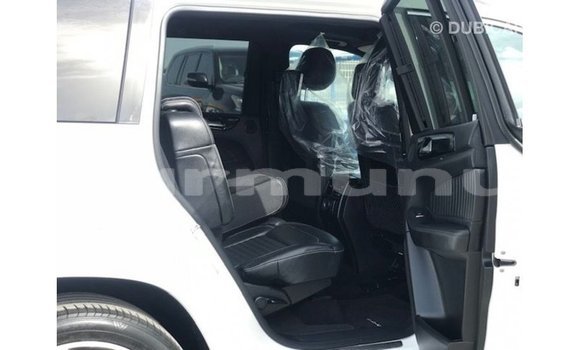 Buy Import Mercedes-Benz 190 White Car in Import - Dubai in Region of Bouenza Buy Import Mercedes-Benz 190 White Car in Import - Dubai in Region of Bouenza