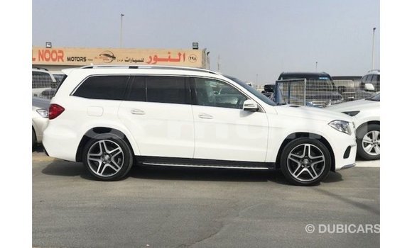 Buy Import Mercedes-Benz 190 White Car in Import - Dubai in Region of Bouenza Buy Import Mercedes-Benz 190 White Car in Import - Dubai in Region of Bouenza