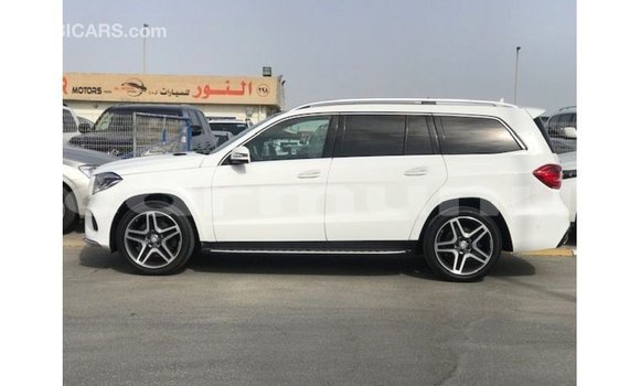 Buy Import Mercedes-Benz 190 White Car in Import - Dubai in Region of Bouenza Buy Import Mercedes-Benz 190 White Car in Import - Dubai in Region of Bouenza