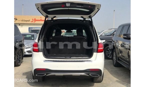 Buy Import Mercedes-Benz 190 White Car in Import - Dubai in Region of Bouenza Buy Import Mercedes-Benz 190 White Car in Import - Dubai in Region of Bouenza
