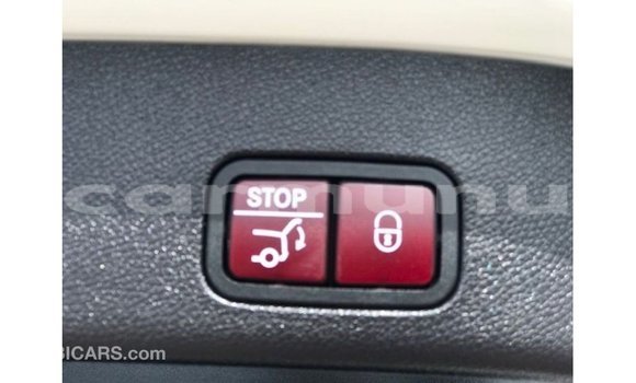 Buy Import Mercedes-Benz 190 White Car in Import - Dubai in Region of Bouenza Buy Import Mercedes-Benz 190 White Car in Import - Dubai in Region of Bouenza