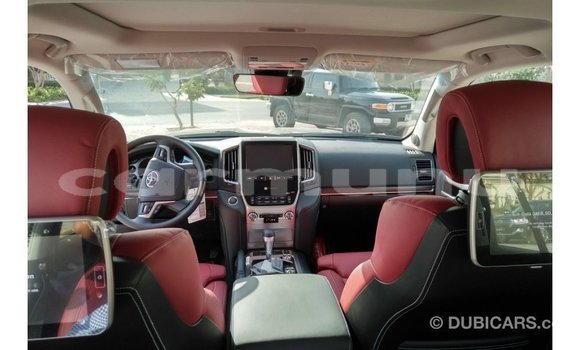 Buy Import Toyota Land Cruiser Black Car in Import - Dubai in Region of Bouenza Buy Import Toyota Land Cruiser Black Car in Import - Dubai in Region of Bouenza