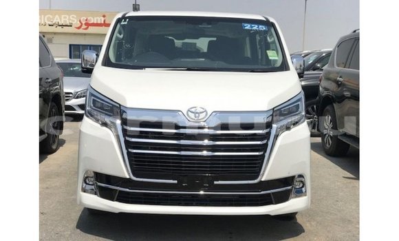 Buy Import Toyota Granvia White Car in Import - Dubai in Region of Bouenza Buy Import Toyota Granvia White Car in Import - Dubai in Region of Bouenza