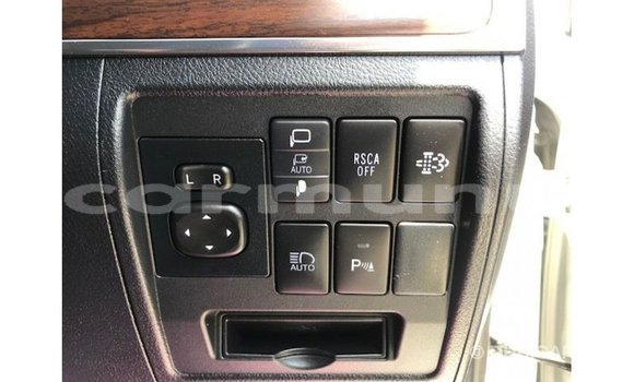 Acheter Import Voiture Toyota Land Cruiser Blanc à Import - Dubai, Région de la Bouenza Acheter Import Voiture Toyota Land Cruiser Blanc à Import - Dubai, Région de la Bouenza