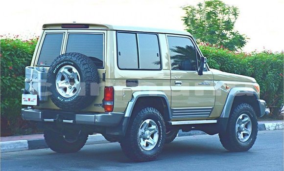Acheter Import Voiture Toyota Land Cruiser Beige à Import - Dubai, Région de la Bouenza Acheter Import Voiture Toyota Land Cruiser Beige à Import - Dubai, Région de la Bouenza