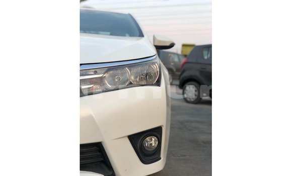 Buy Import Toyota Corolla White Car in Import - Dubai in Region of Bouenza Buy Import Toyota Corolla White Car in Import - Dubai in Region of Bouenza